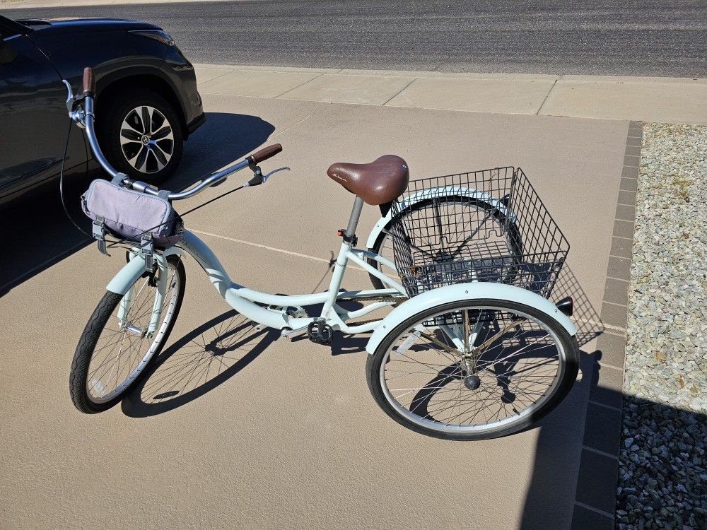 Schwinn White Meridian Adult Tricycle 26 Inch