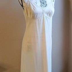 READ DESCRIPTION beige slip lace dress - size: 36/14