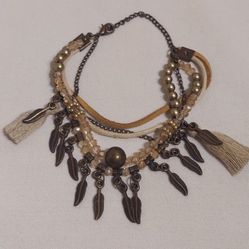 BOHEMIAN BEIGE CHARM BRACELET 