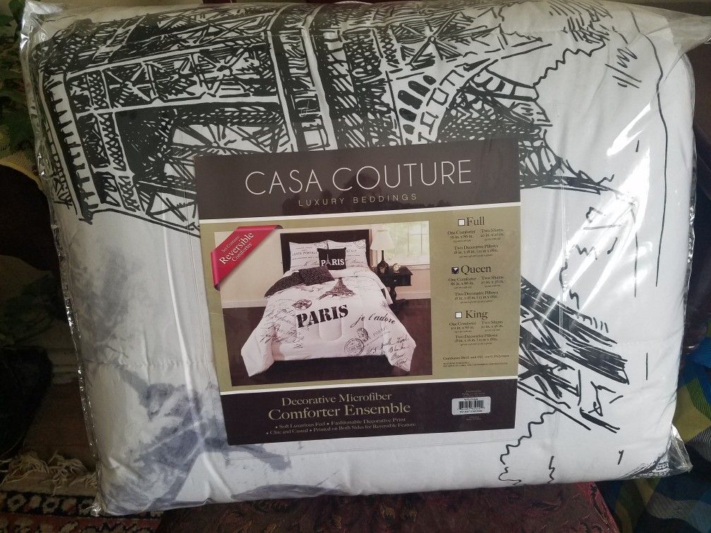 Large Comforter french Printed Images, Luxurious Feel, Chic, Both Side Printed. Woodland Hills,Ca