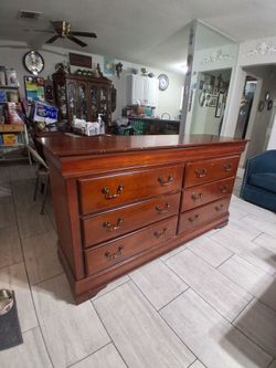 Dresser