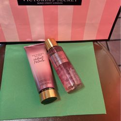 Victoria’s Secret Velvet Petals Set