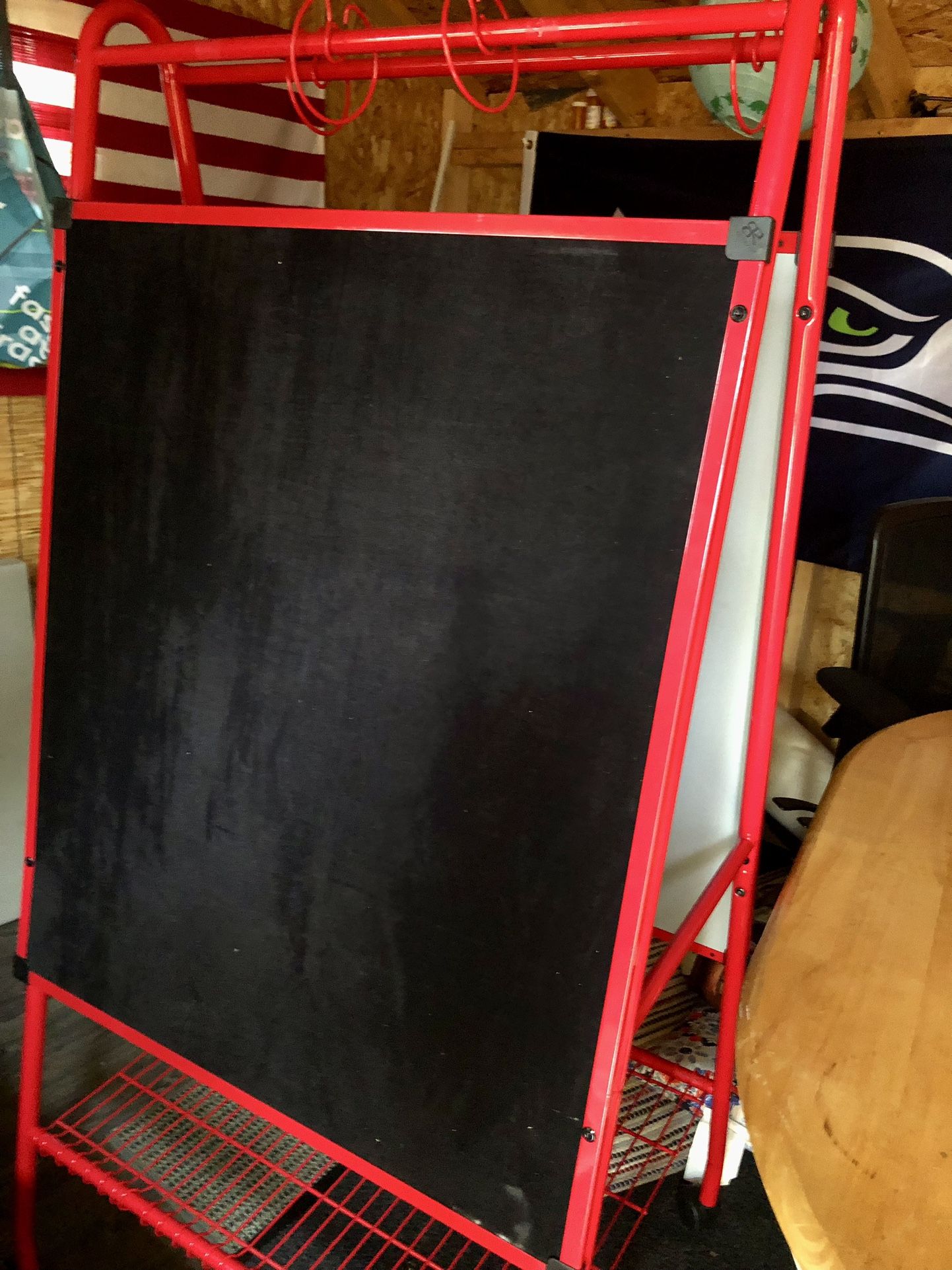 Classroom easel