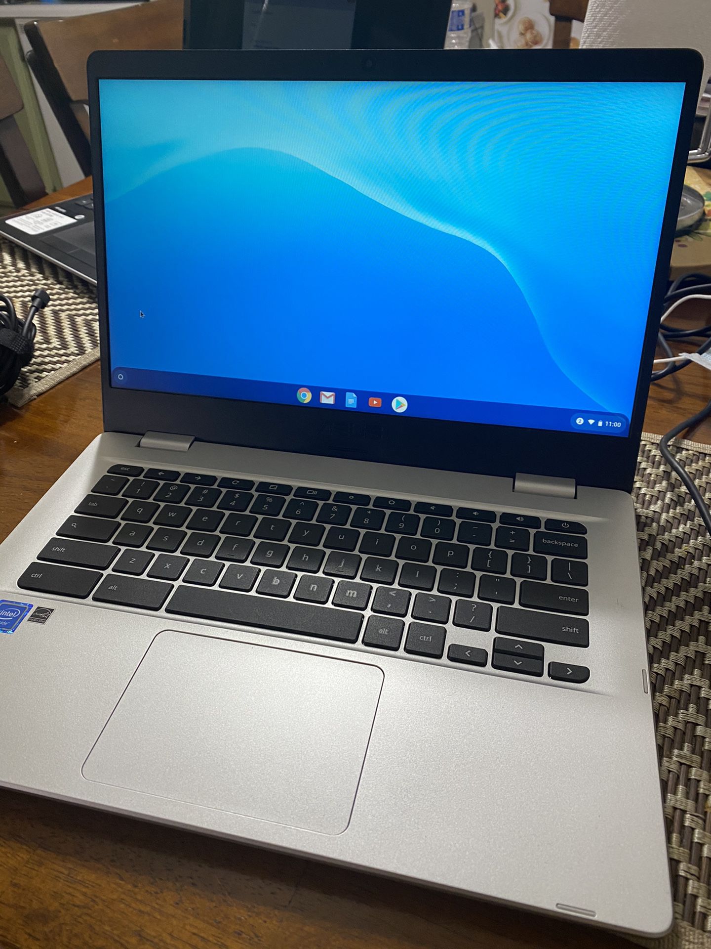 ASUS chrome 14” laptop