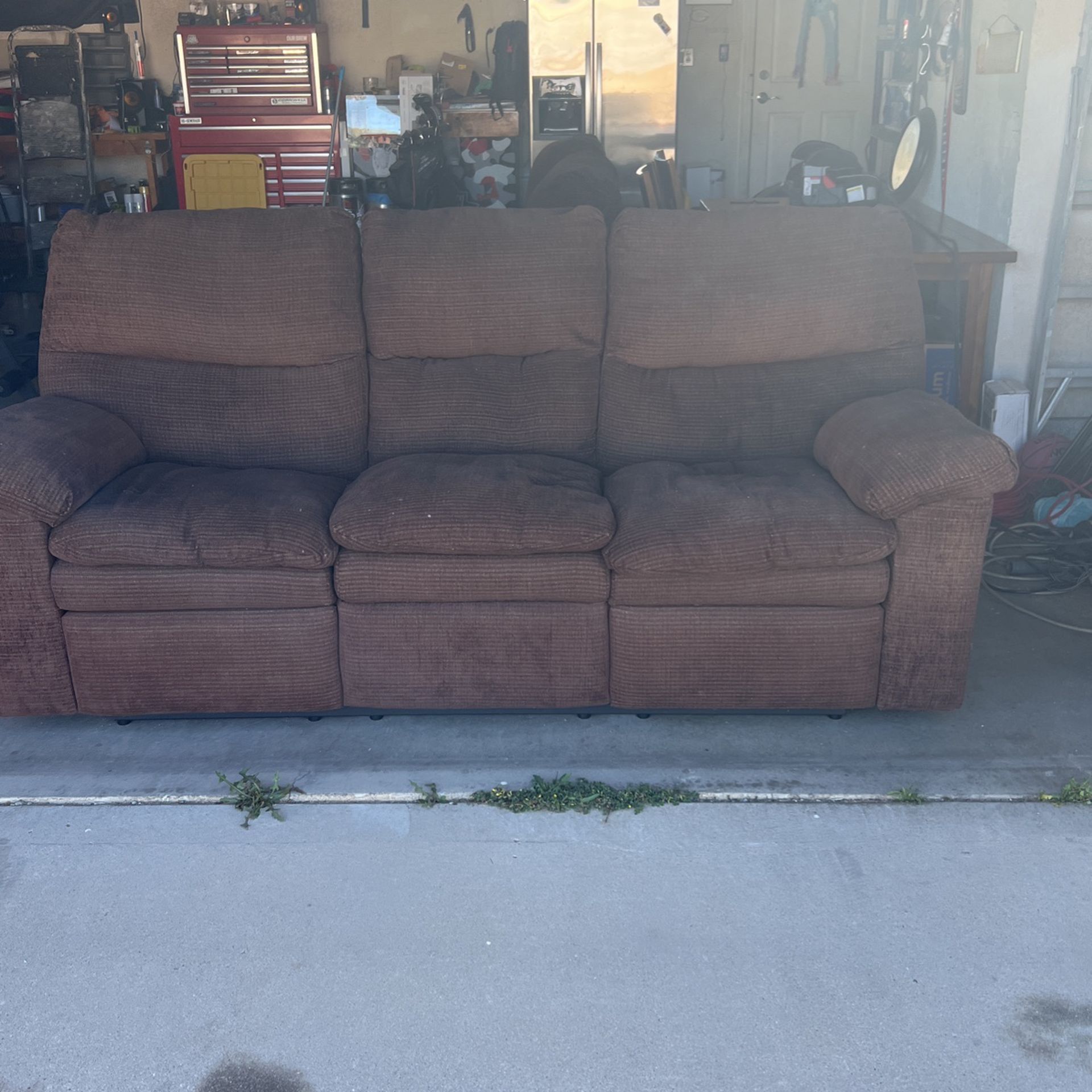 Couch With Recliners And 2 Additional Recliners