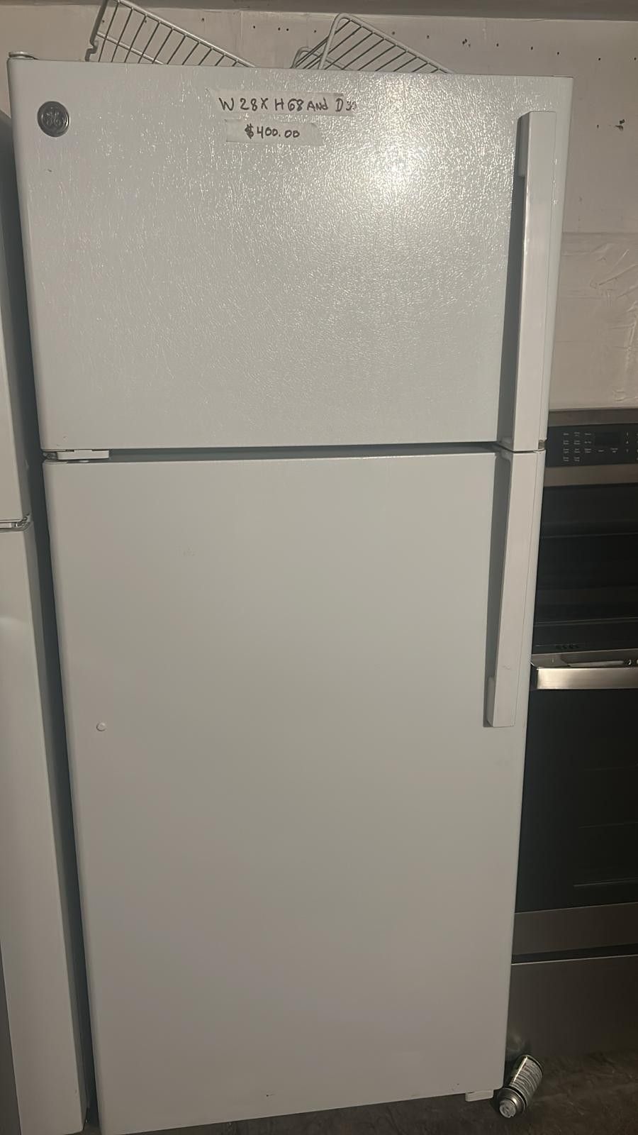GE Top-Freezer Refrigerator