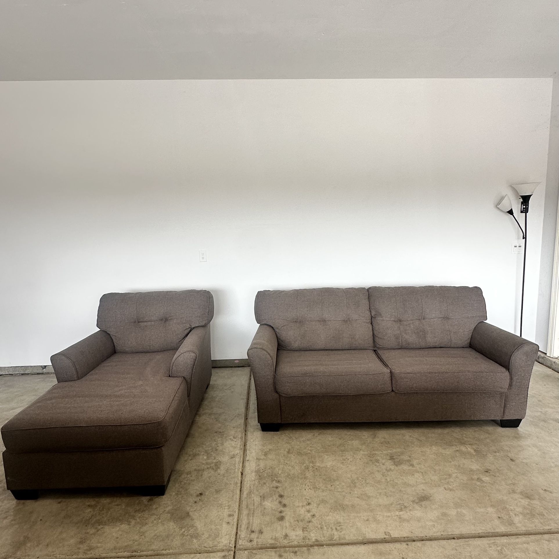 Can drop off Couch Set