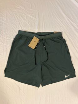 Men’s Nike green Dri Fit Stride  running shorts Medium