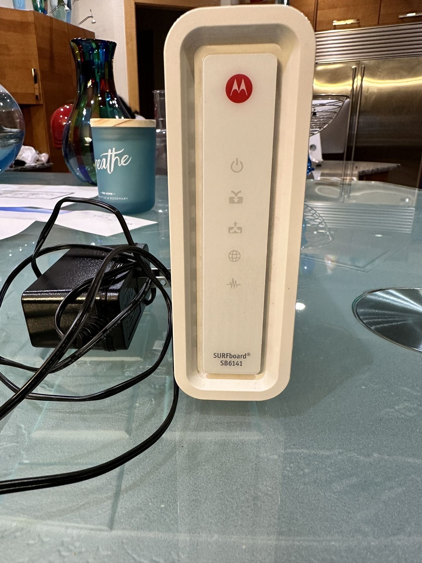 SURFBOARD SB6141 Cable Modem