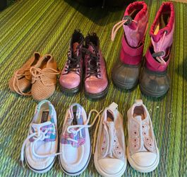 Lot of 5 size 6 girls shoes