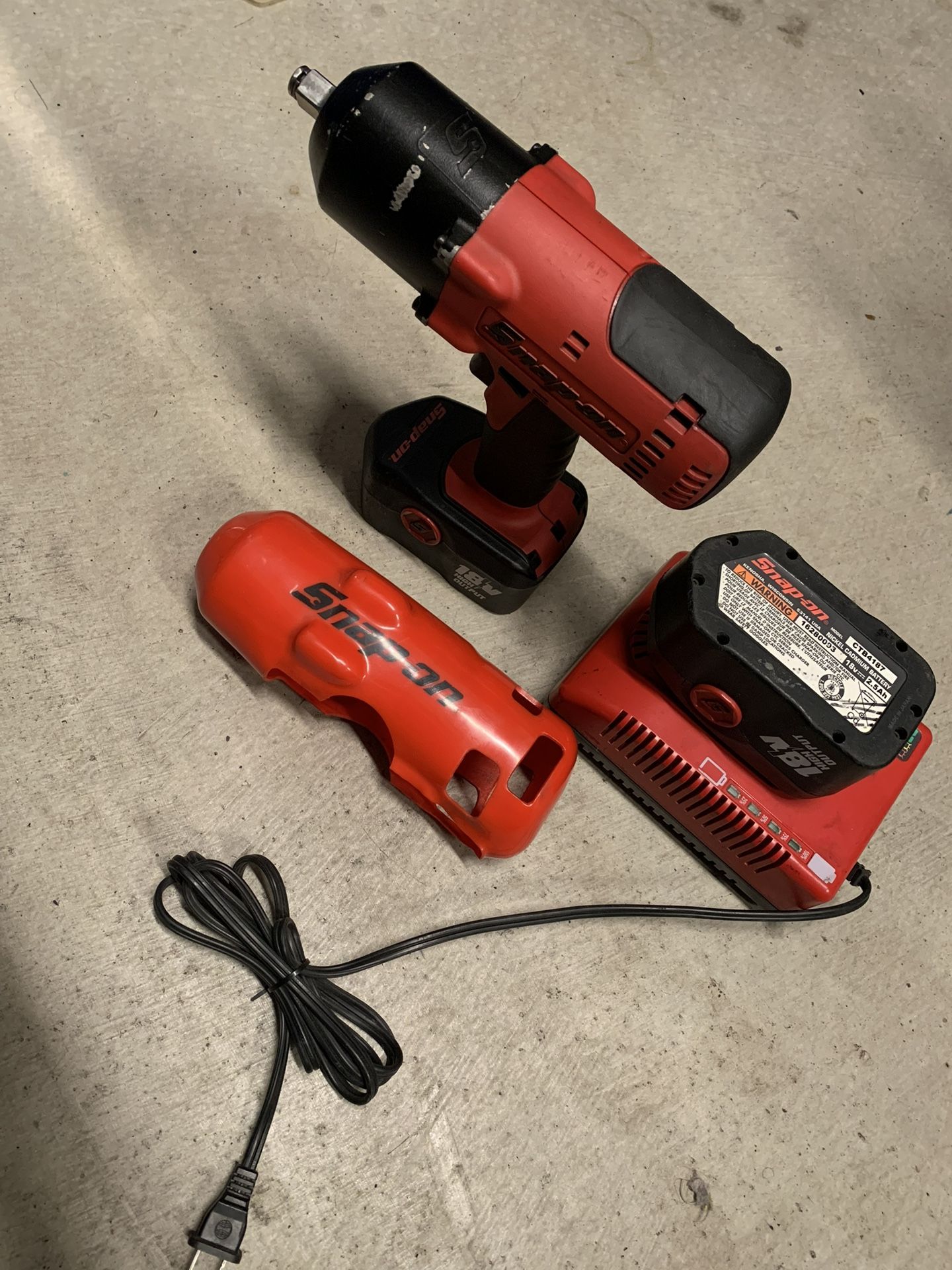 Snap On Impact Drill With Battery 