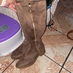 Boots Size7.5  Women’s 