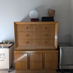 Vintage Dresser (Free)