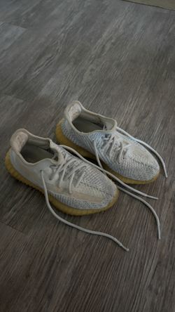 Yeezy x Adidas Blue/White Knit Fabric Boost 350 V2 Cloud White Non Reflective Sneakers Size 