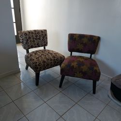 Living Room Chairs 