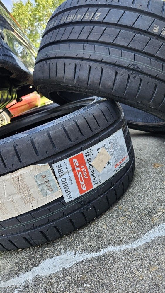 Kumho Tires 275/40/18
