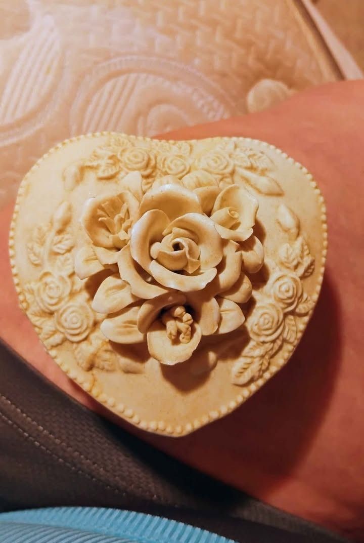 Ceramic Mini Heart Shaped Jewelry Box