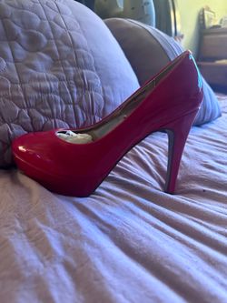 Madden Girl red patent platform heels 6.5