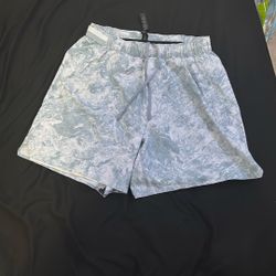 lululemon Men’s Shorts Size Small