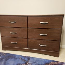 Pair of Nightstands and Drawers – Gently Used