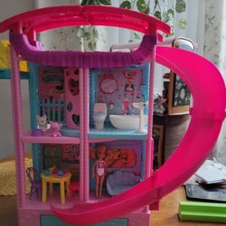 Barbie Chelsea Playhouse w/Box