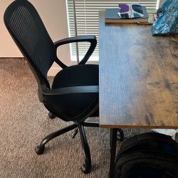 Comfortable Office Chair And Table 