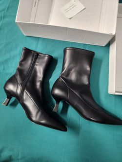 Boots size 10