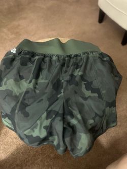 Tek Gear Women’s Size M Green Camo Mid Rise Workout Shorts