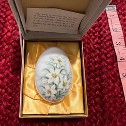 Vintage 1972 Noritake Bone China Collectible Easter Egg Bone China Box & Card
