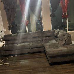 Couches FREE 