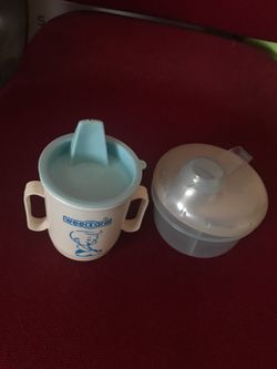 Small drinking cup and on-the-go formula container