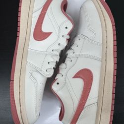 Air Jordan 1 Low ‘Pink Salt’ Women’s 7 New with box