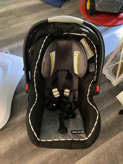 Graco carseat with extra base