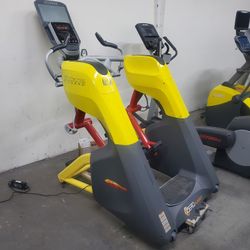 Octane Zr8000 Zero Runner Elliptical Stepper 