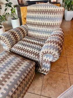 Upholstered Armchair with Ottoman