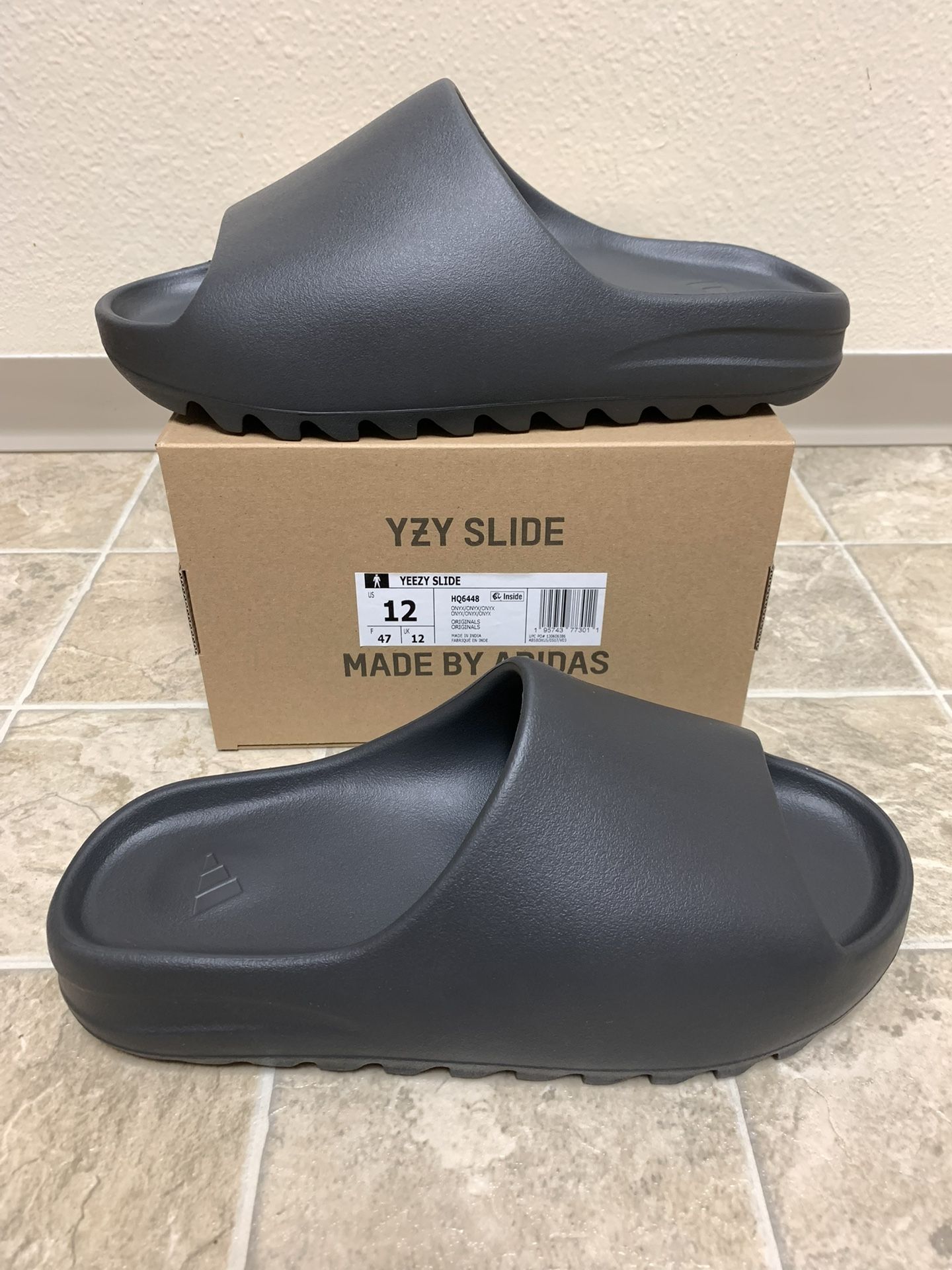 Yeezy Slide Onyx Size 12 New