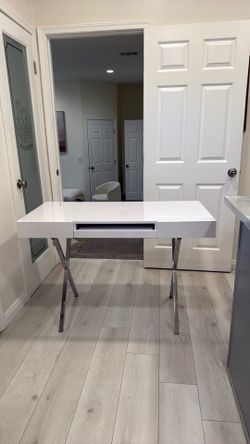 Computer desk