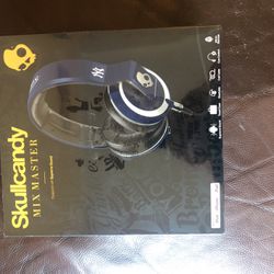 Skullcandy mix Master Headphones Equipped With Sipreme Sound