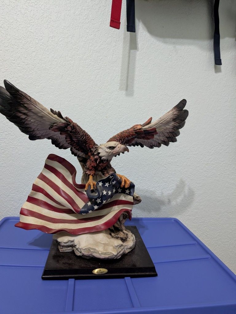 De Capoli Collection Eagle Statue