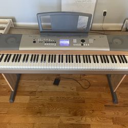 Yamaha YPG-635 88-Key Weighted Portable Grand Piano