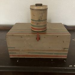 Vintage Metal Bread Box