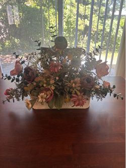 Artificial flower arrangement