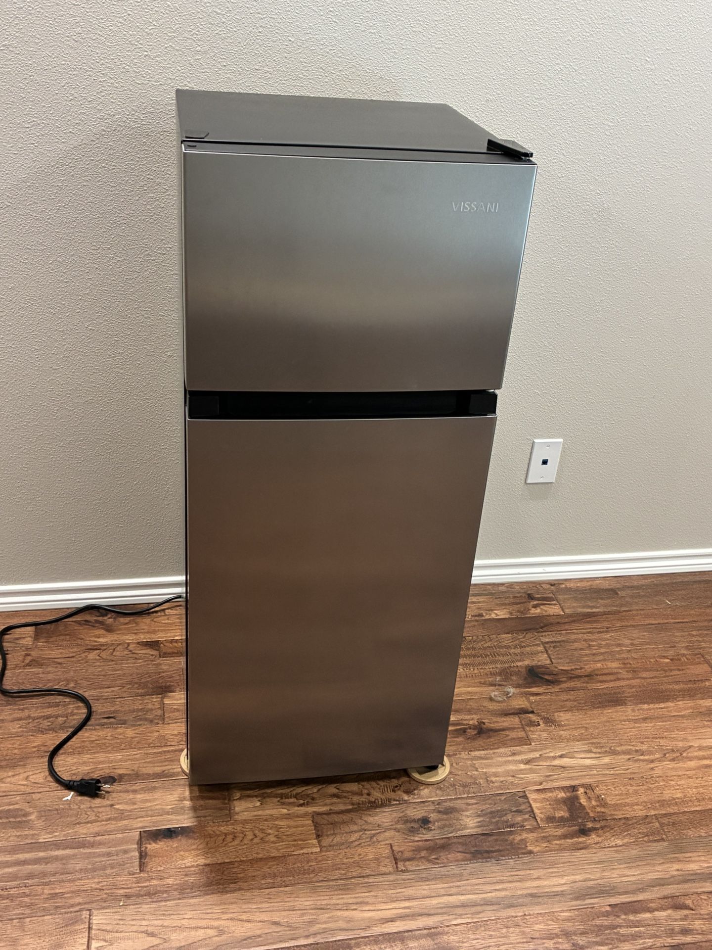 Vissani 4.5 cu. ft. 2-Door Mini Refrigerator