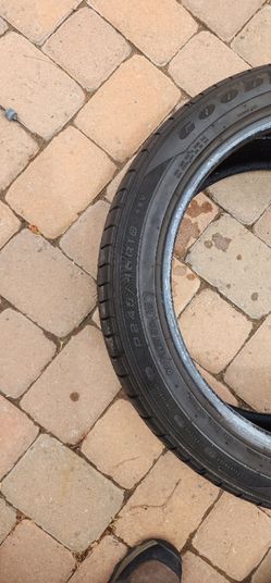 TIRE :Goodyear Eagle