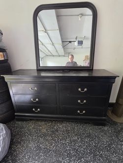 Dresser
