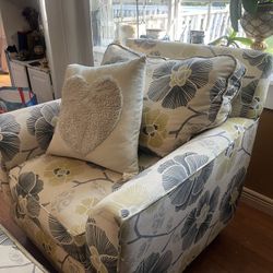 Sofa/chair/ottoman