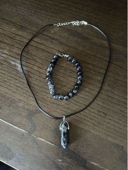 Bracelet and stone pendant necklace set
