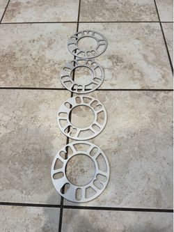 Universal wheel spacers
