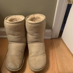 Women’s Size 7 Uggs