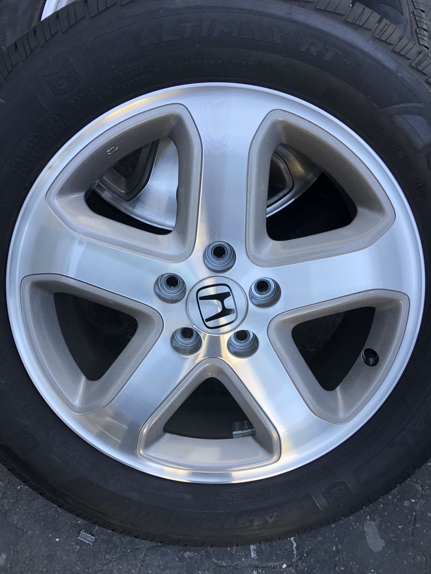 2006-2007 Honda Accord Factory Crosstour new wheels 17” with new tires with less than 50 miles